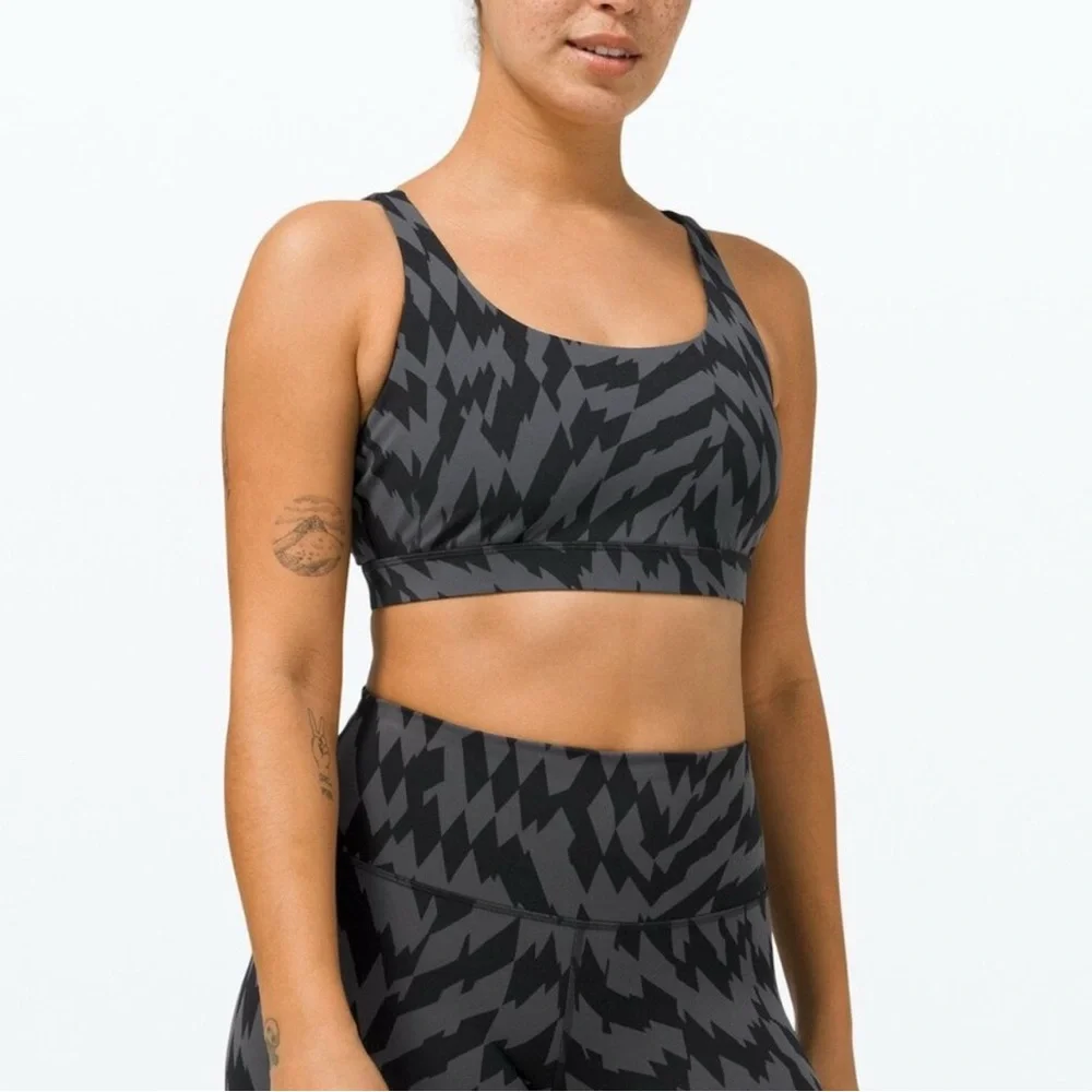 EUC Lululemon energy bra B-D cups